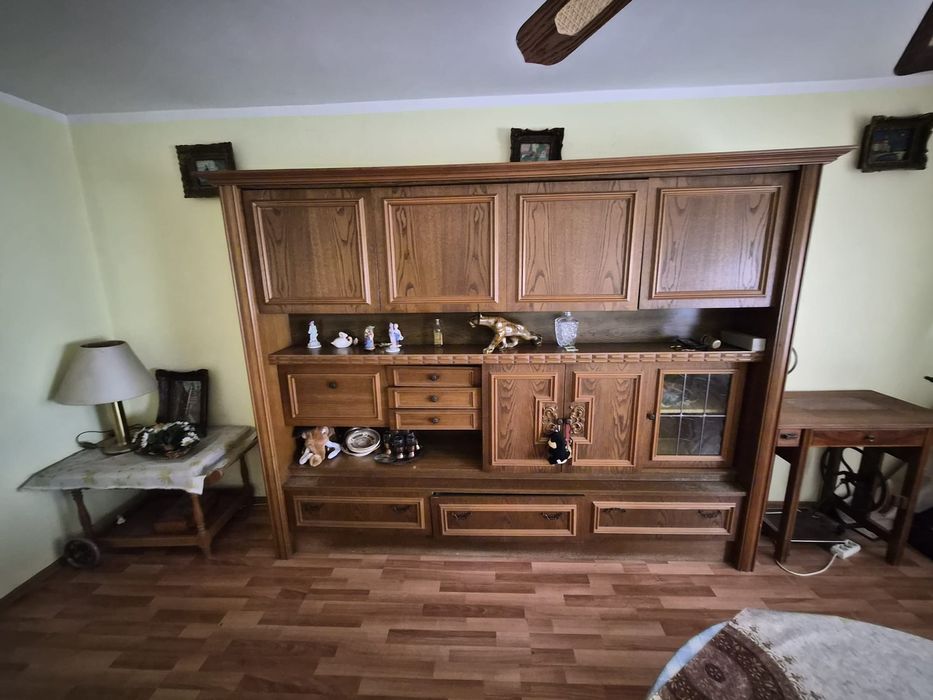 Vând bibliotecă lemn masiv