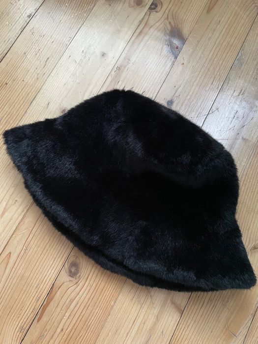 Шапка бомбе Gateshop