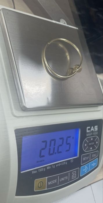 Продам золотой браслет