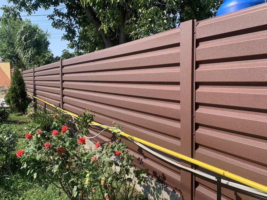 Tabla cutata T35 – gard metalic rezistent, multi ani