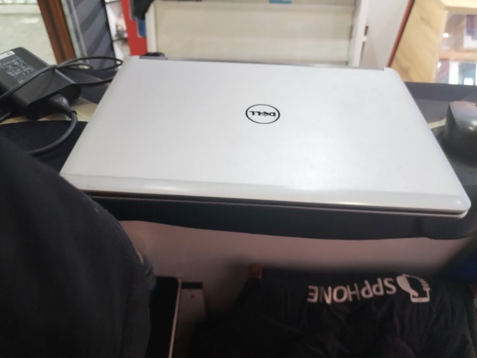 Noutbuk sotiladi Dell core i5