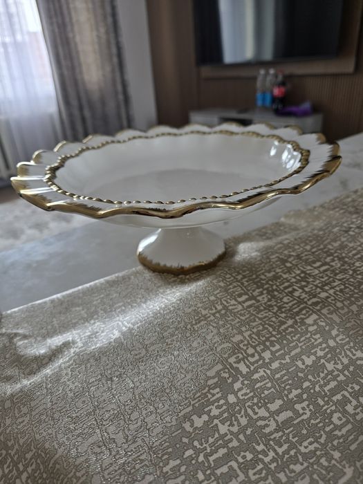 Продам тарелку на ножках