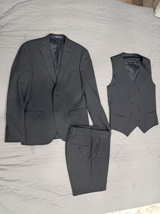 Продам мужской костюм