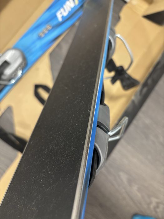 Schiuri scurte / Snowblade 99 cm NOI în cutie – legături reglabile