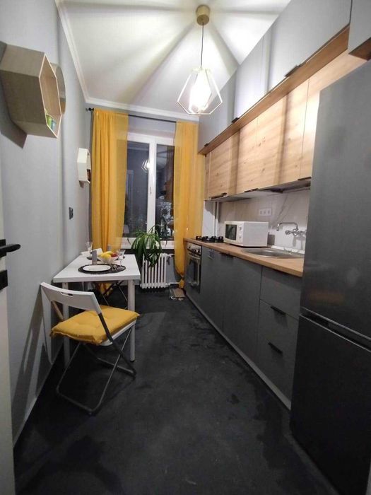 VAND Ap metrou Eroilor, Piata Operei, Facultatea Drept, Med Veterinara