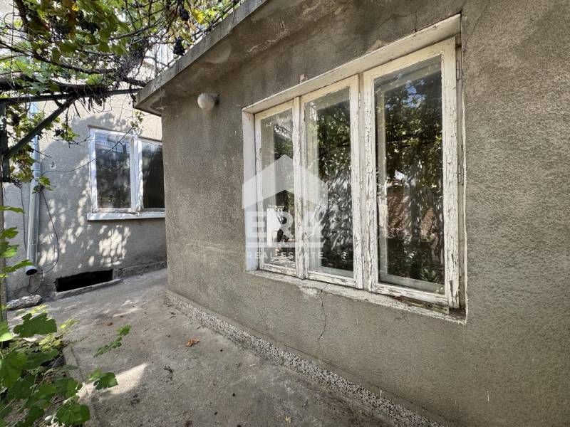 ЕКСКЛУЗИВНО! ЕРА ДРЪСТЪР предлага за продажба къща зад "Трите бъчви" -