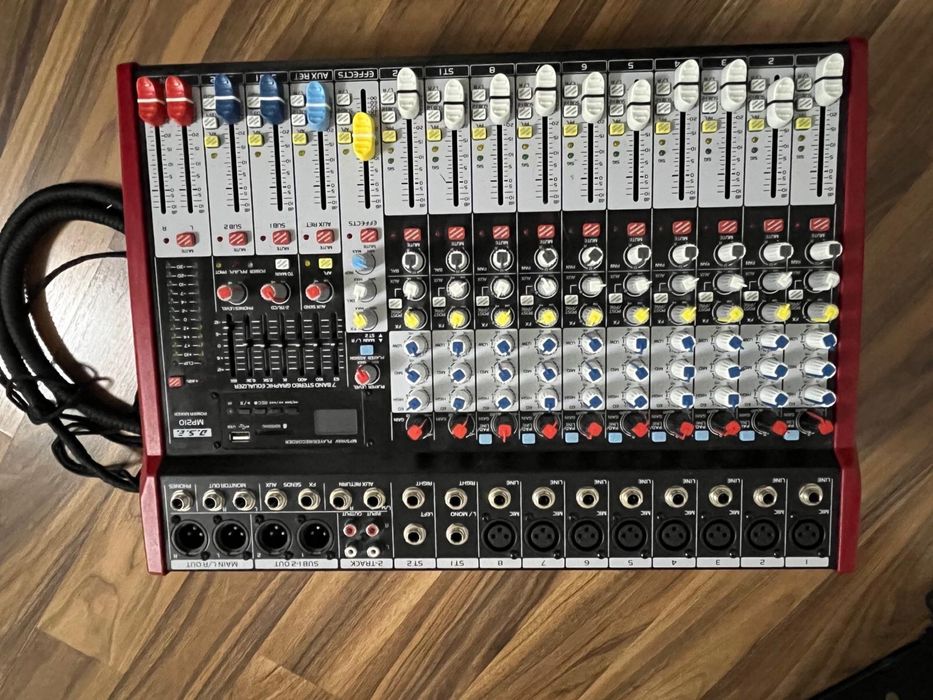 Mixer amplificat DSE 210