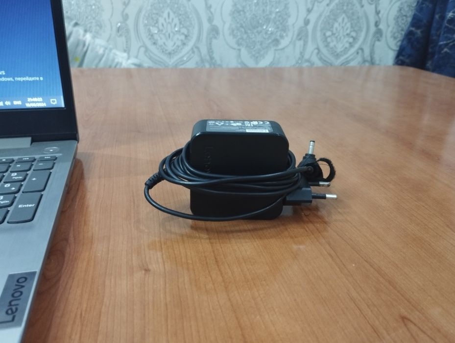 Lenovo WIN-AVJNQ10M2IS 64 bitli