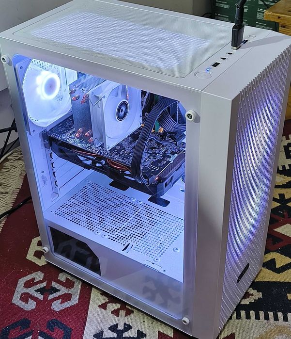 PC gaming alb Xeon E5 2680v4, 14C/28T 8GB DDR4, RX 580 8GB, 512GB NVME