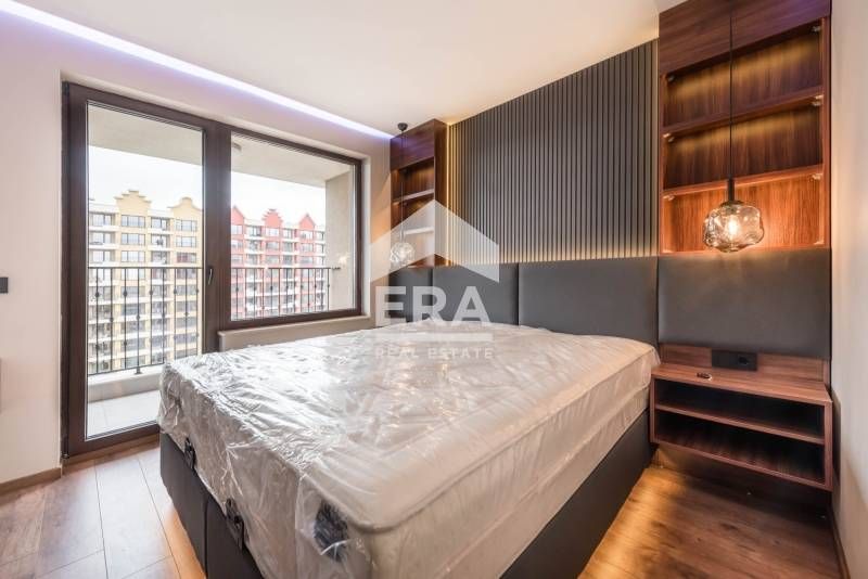 Тристаен, луксозно обзаведен апартамент за продажба, в нов жилищен ком