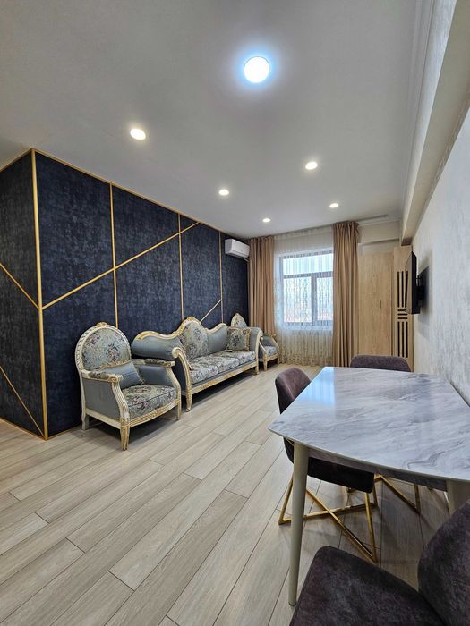 Буюк Ипак Йули. 2/9/10. Новостройка Silk Road.