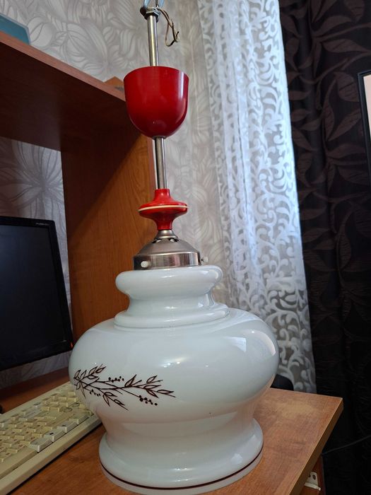 Люстра стильтная