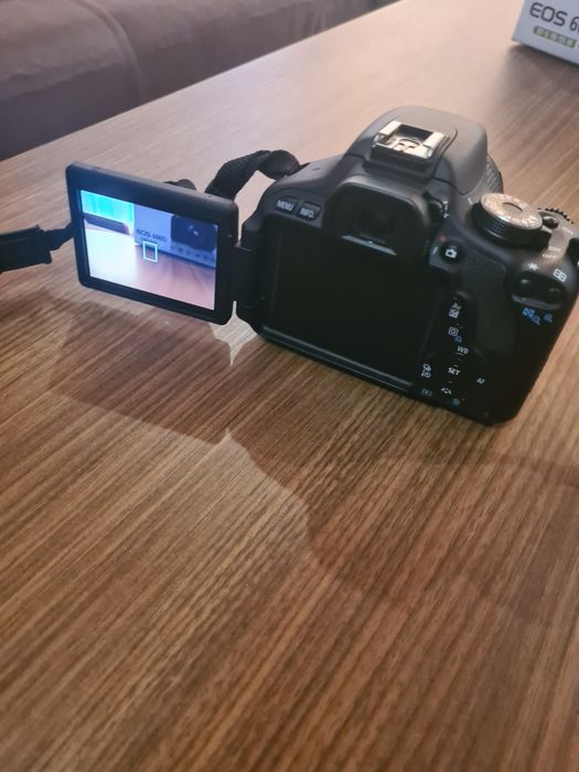 Canon EOS 600D + EF-S 18-55mm III + Case Logic + Пълен комплект