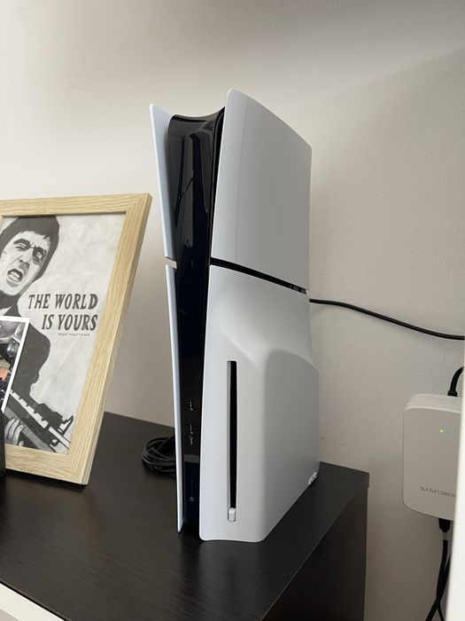 Vand Ps5 slim disc ca nou