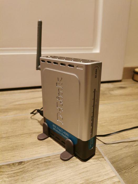 • Router D-Link DI-524 G/2.4Ghz, 100Mbit, functional, livrare gratuita