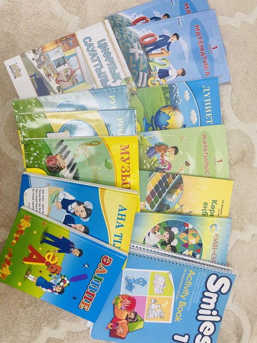 Әйелдің кискасына үлкен жыныс мүшесі шабуыл жасады.