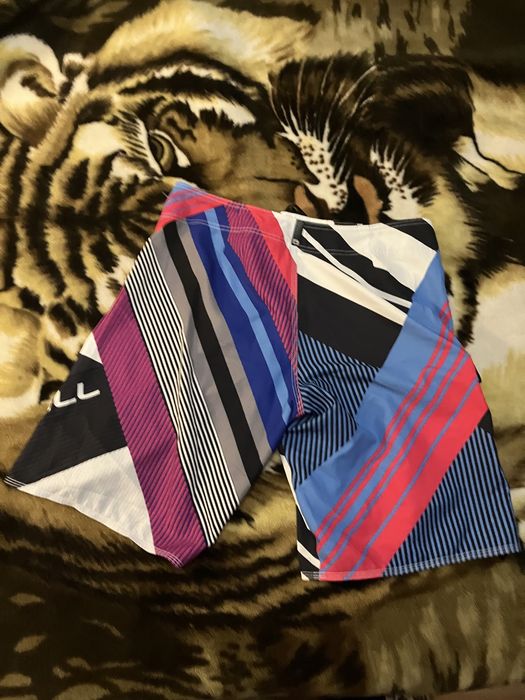 Продавам плувни щорти ONEILL