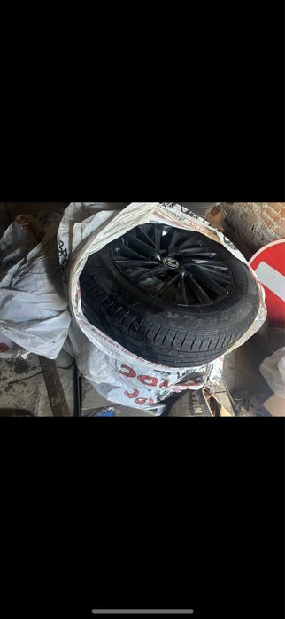 Шины летние в отл состоянии вместе с дисками