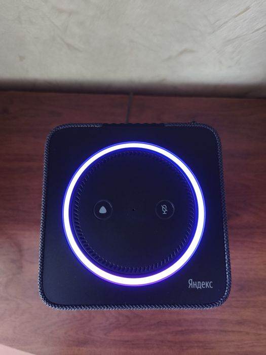 Яндекс Станция Макс, Алиса