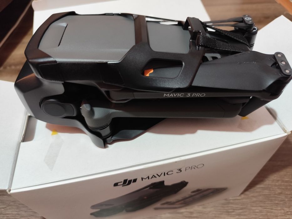 Vând Drona Dji Mavic 3 Pro