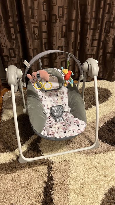 Leagan Kinderkraft Flo, cu melodii, roz cu gri