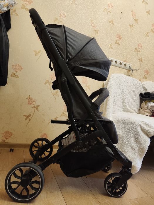 Коляска детская прогулочная