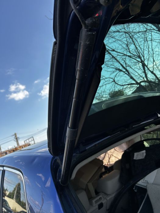 Amortizor electric haion  stânga Volkswagen Touareg 7P