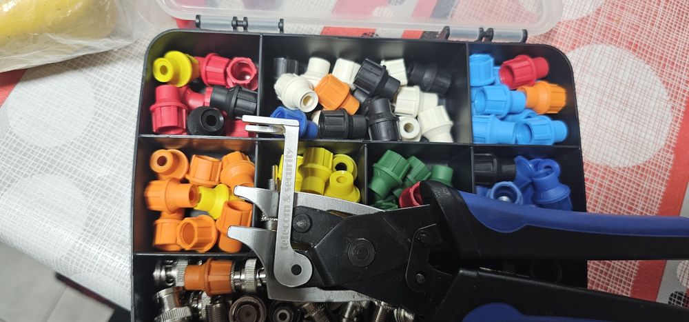 Vand cleste sertizare conectori f,bnc,rca