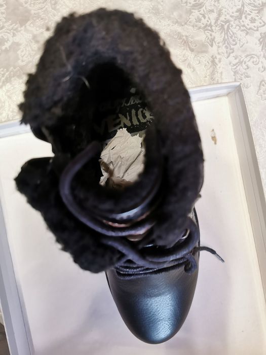 Юношески мъжки боти 40 номер.