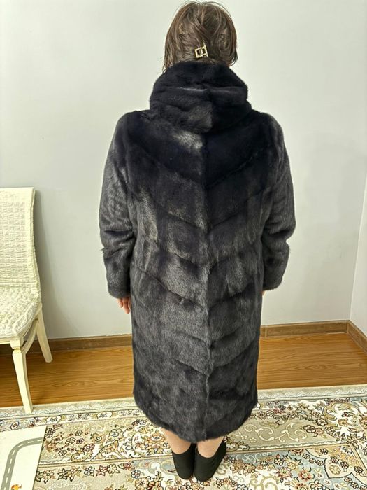 Продам норковую шубу
