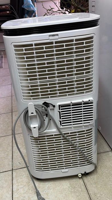 Aer condiționat mobil cu tub de evacuare