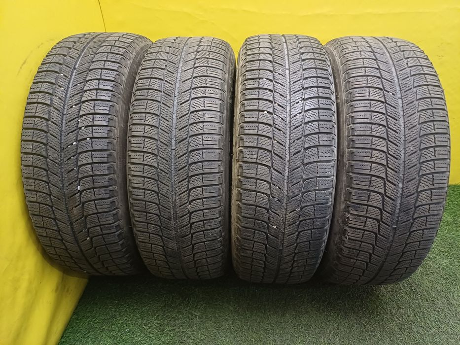 Шины 215/65 R16 Michelin комплект.