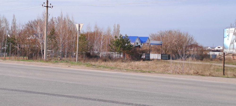 Зем. участок возле кафе "Пристань"