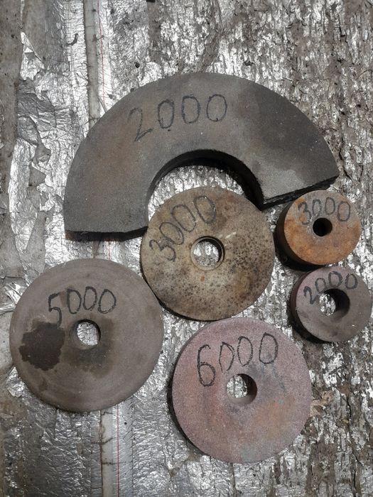 Камни наждачные.