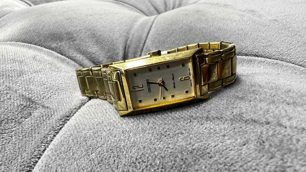 Продам Женские часы Orient