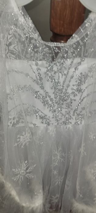 Продам платье на 7-9 лет