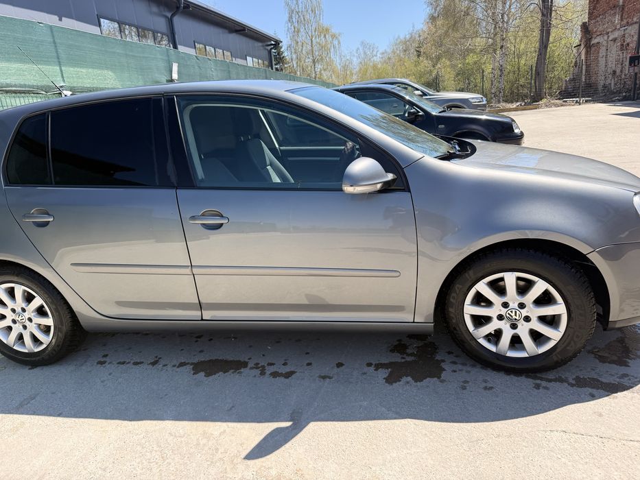 Продавам VW golf 5