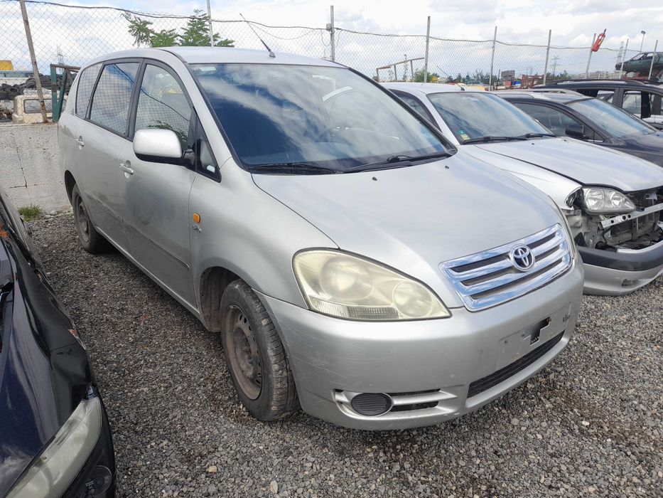 На части! Toyota Avensis Verso 2.0 D4D