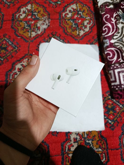 AirPods Pro yangi