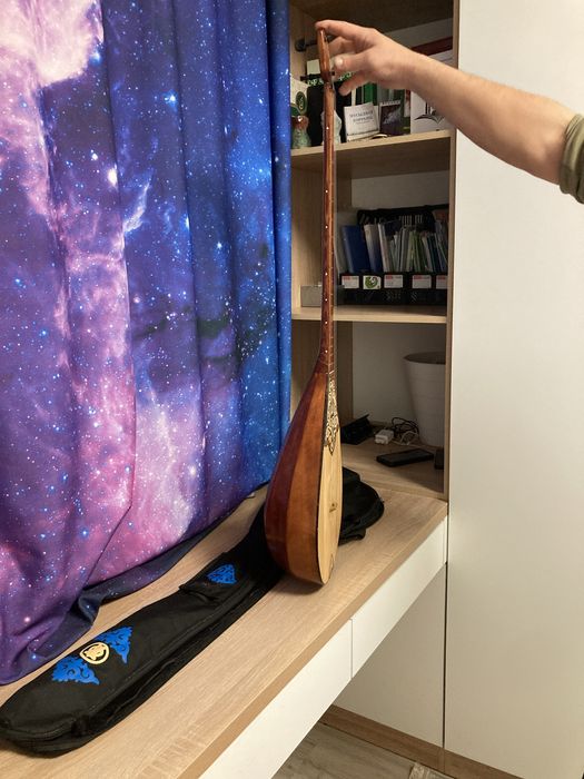 Продам домбру из красной берёзы