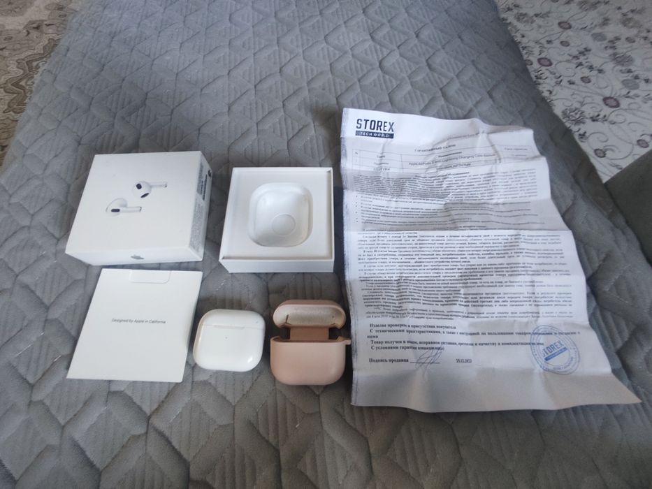 Airpods 3 with lighting charging case
