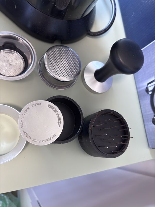 Espresor delonghi dedica ec 685