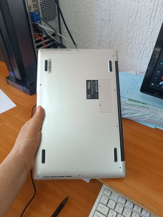Frbby notebook  sotiladi