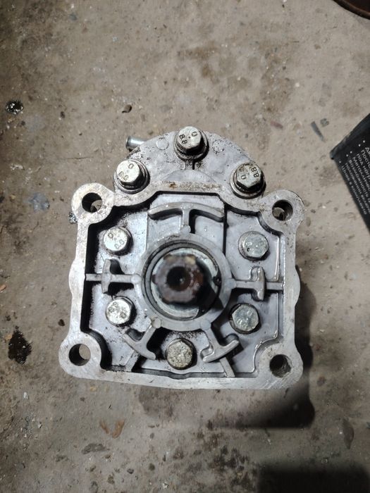 Продам насос НШ 32у - левый