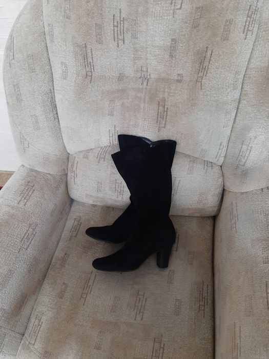 Продам сапоги натуральная замша.