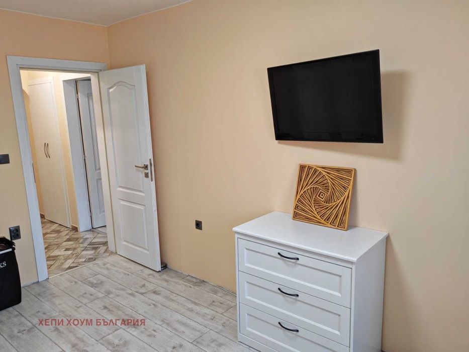 Продава се Тристаен апартамент в Русе, Център - 108 кв.м за 850 €/кв.м - Снимка #7