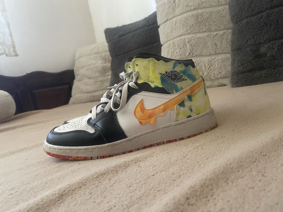 Air Jordan 1 Mid SE (GS) "Drip