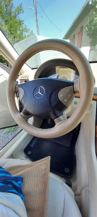 Se vinde Mercedes w211