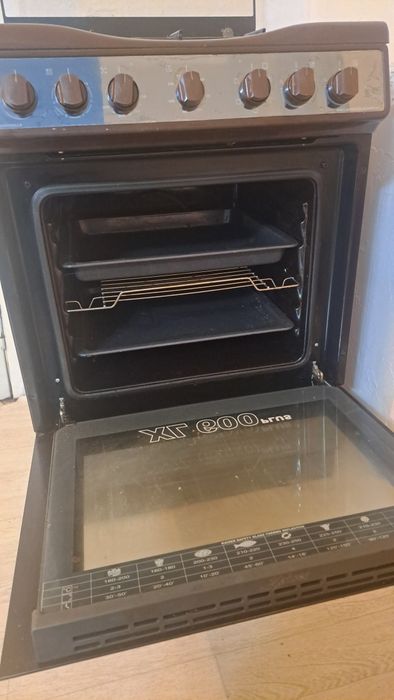 Продам газ плиту Кайзер