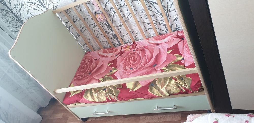 Кроватка детская.